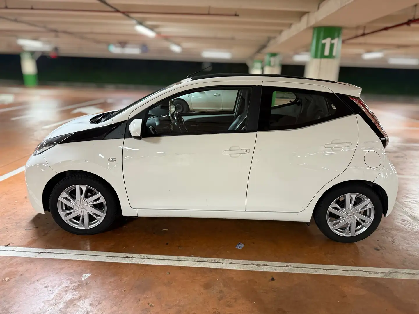 Toyota Aygo Aygo II 2014 5p 1.0 x-wave Bianco - 2