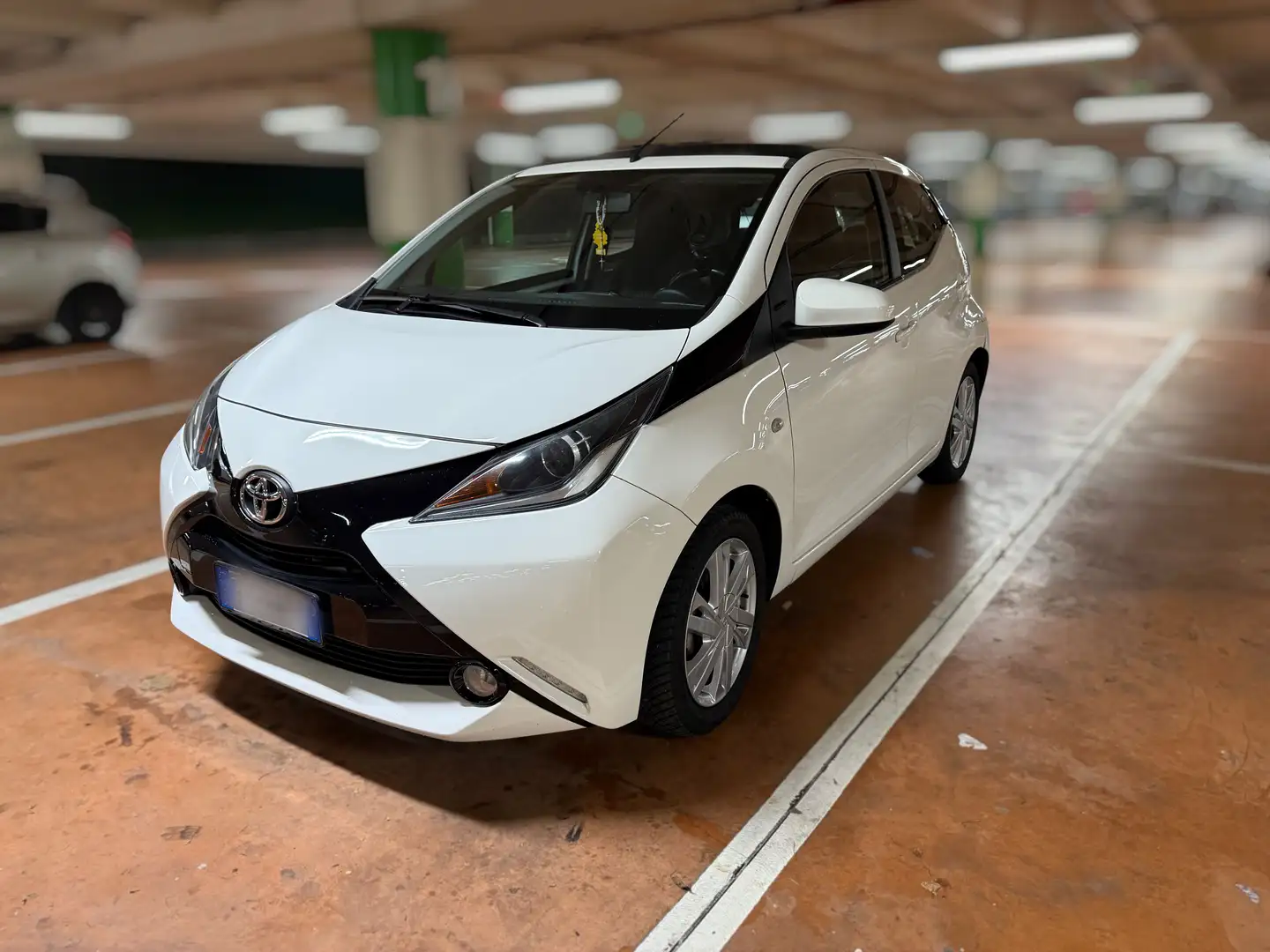 Toyota Aygo Aygo II 2014 5p 1.0 x-wave Bianco - 1
