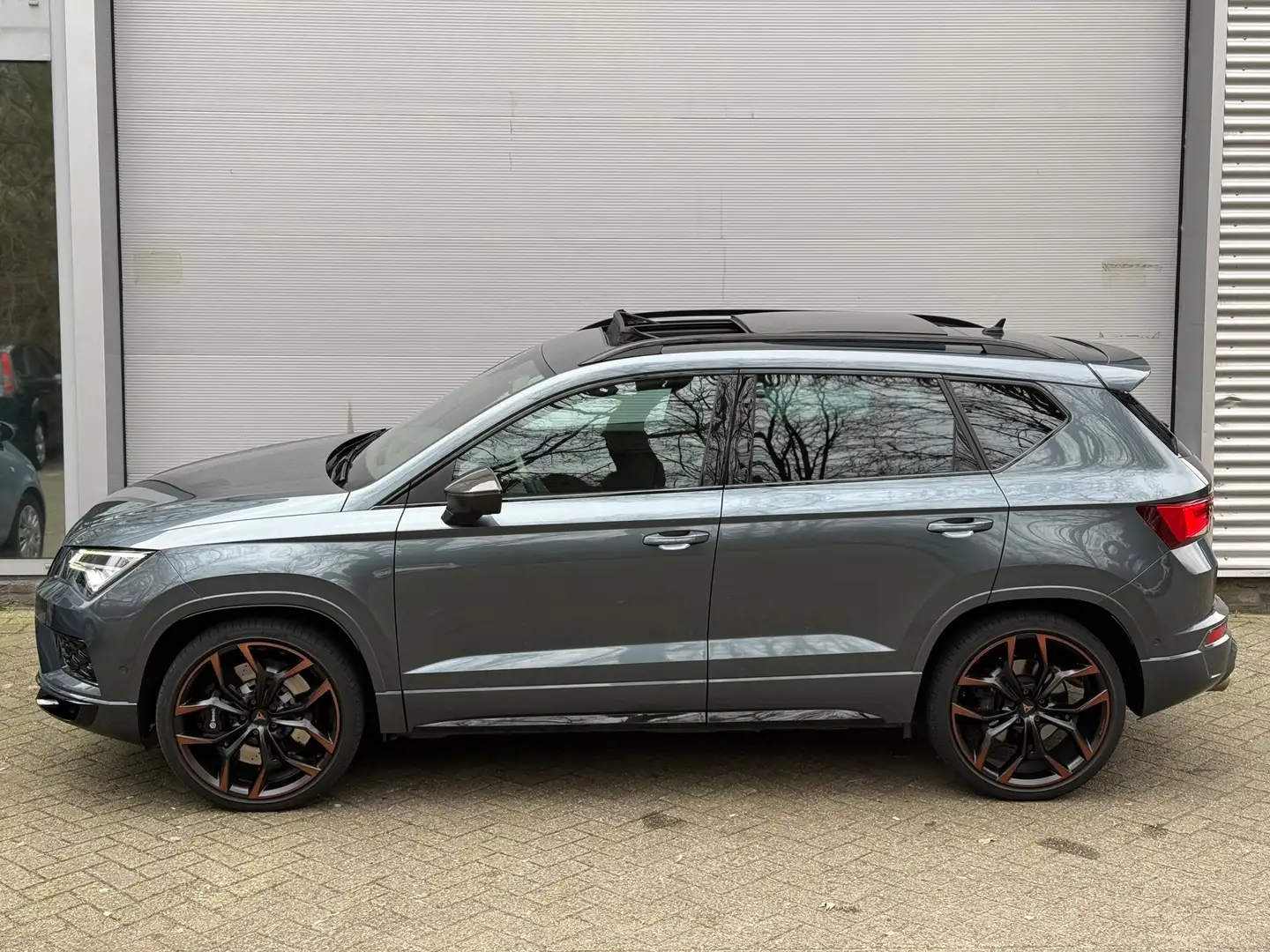 CUPRA Ateca 2.0 TSI 4DRIVE Limited Edition 300pk+ l Akrapovic Grau - 2