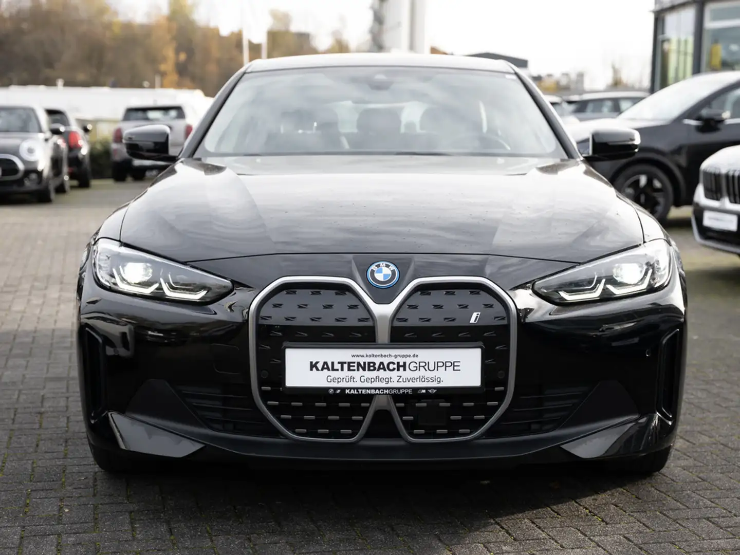 BMW i4 eDrive 35 Gran Coupe LED NAVI KAMERA SHZ Schwarz - 2