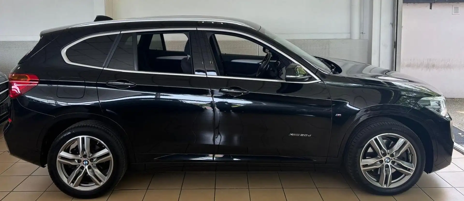 BMW X1 xDrive 20d M-Sport LED Kamera Ambiente Tempo 8-Fa Noir - 2