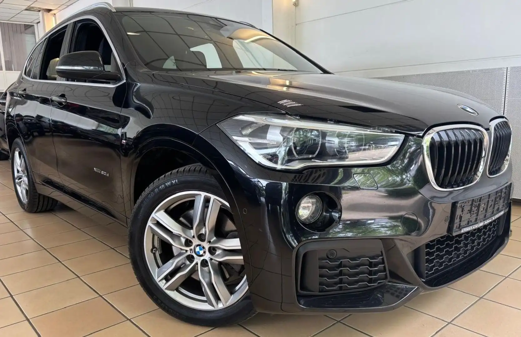 BMW X1 xDrive 20d M-Sport LED Kamera Ambiente Tempo 8-Fa Noir - 1