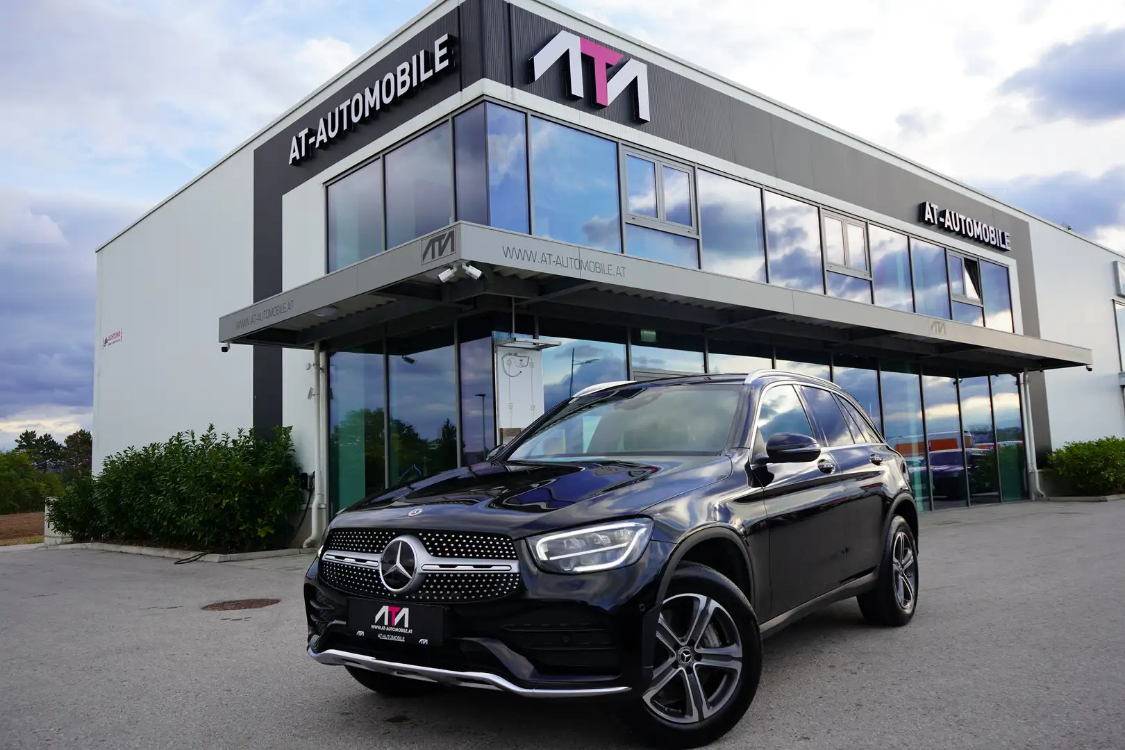 Mercedes-Benz GLC 300 GLC 300 de AMG-Line Coupé 4MATIC Aut. Schwarz - 1
