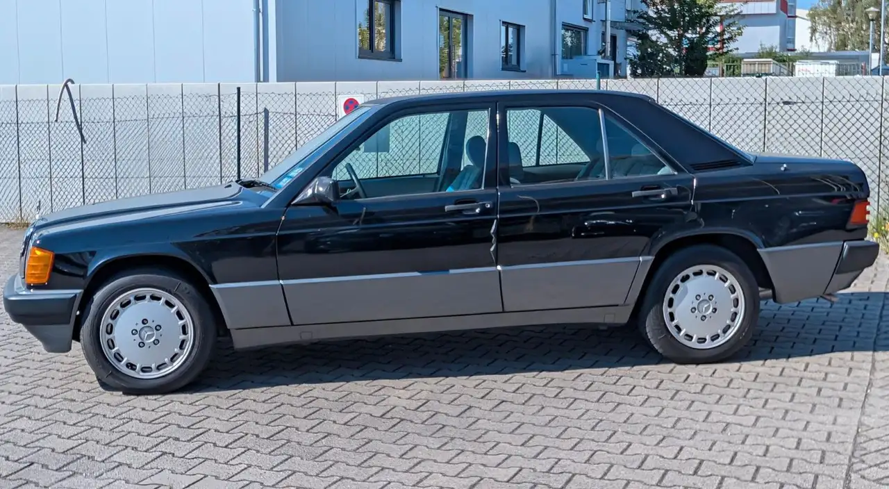 Mercedes-Benz 190 E , 2.0, foto 2