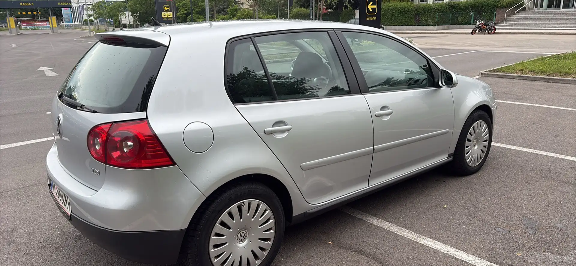 Volkswagen Golf 1.9 TDI DPF Comfortline - 1