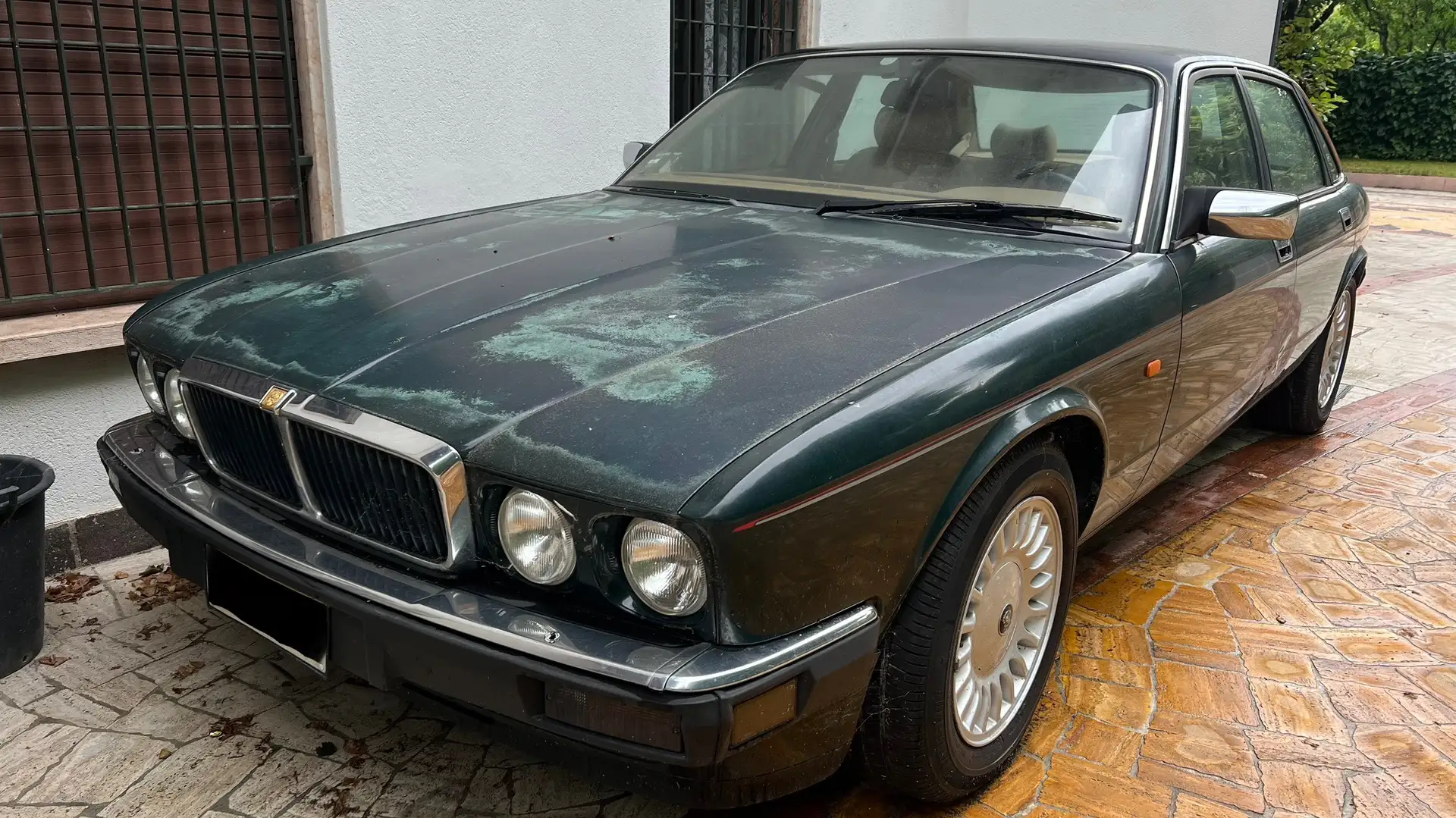 Jaguar XJ12 6.0 V12 - 1