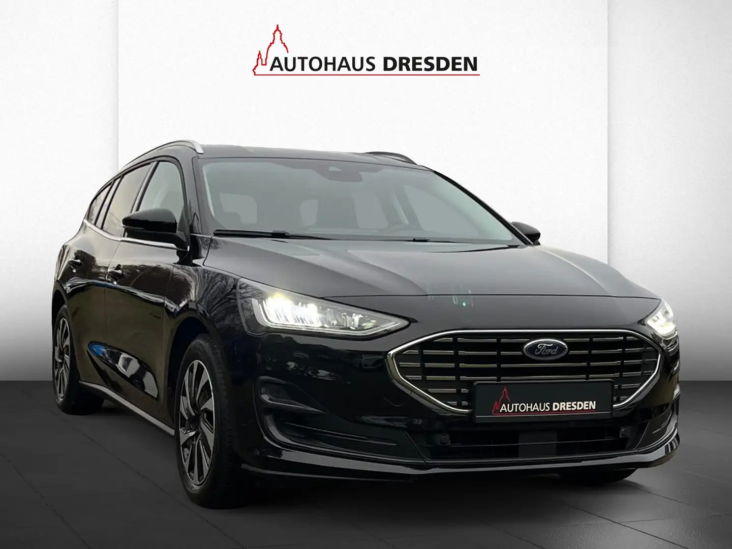 Ford Focus Turnier 1.0 EcoBoost Titanium ACC+LED+Navi Schwarz - 2