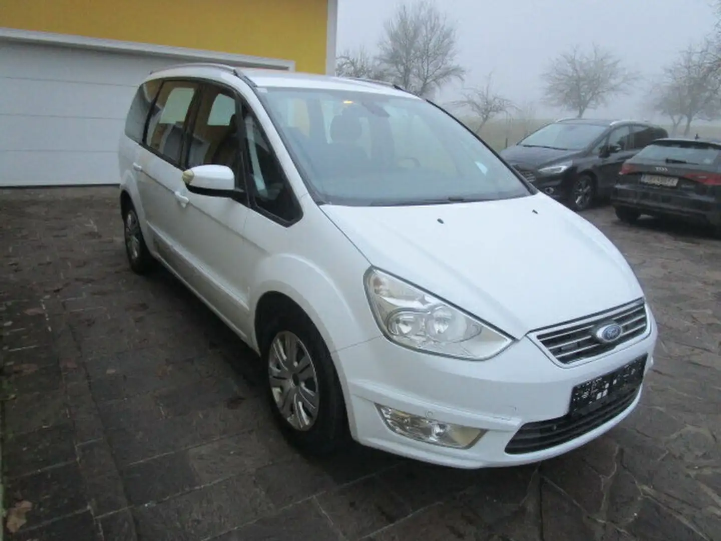 Ford Galaxy Trend Weiß - 2