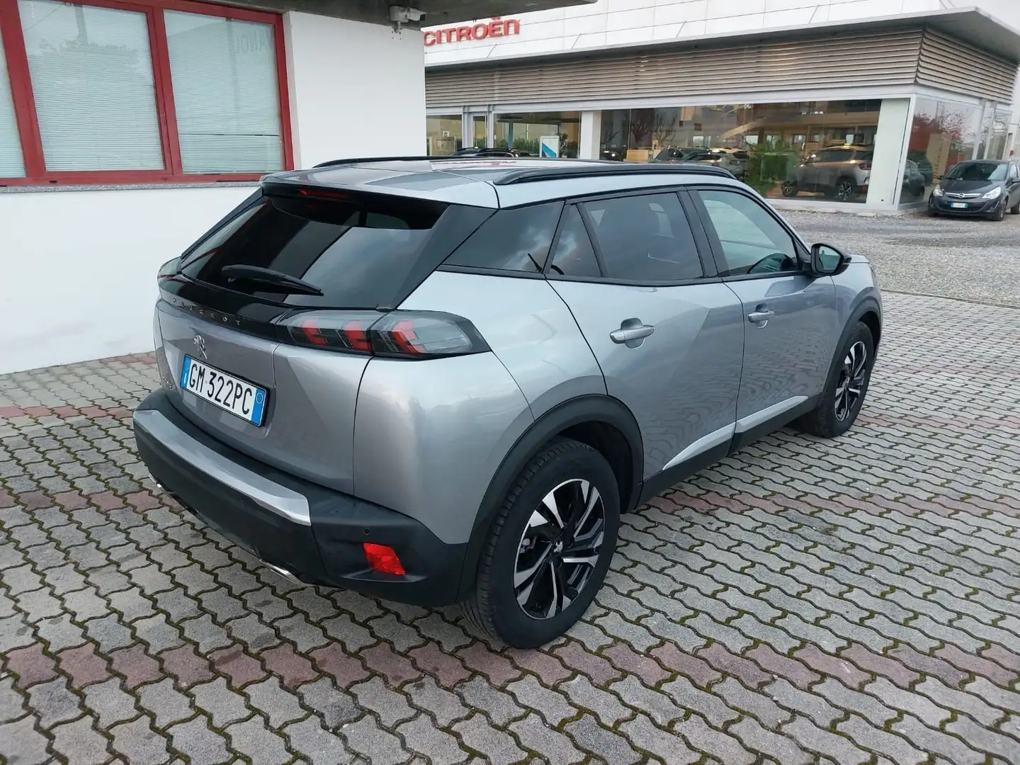 Peugeot 2008 1.2 131cv EAT8Aut. ALLURE Pack PREZZO SENZA VINCOL Grau - 2