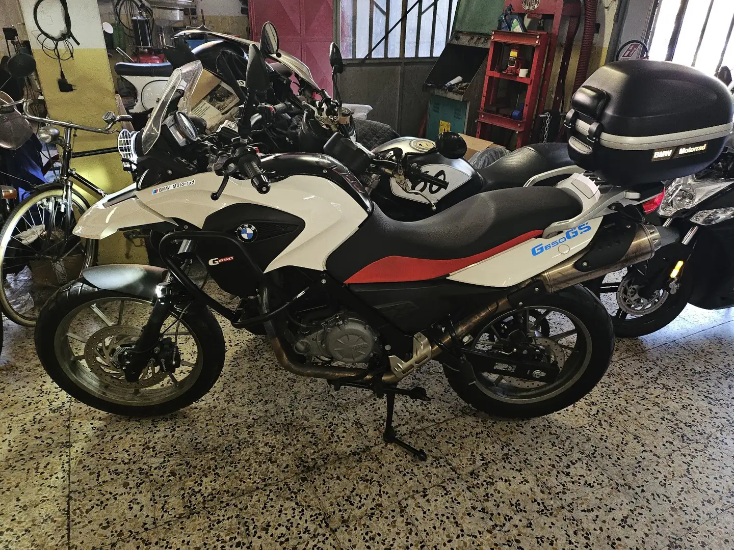BMW G 650 GS Bianco - 2