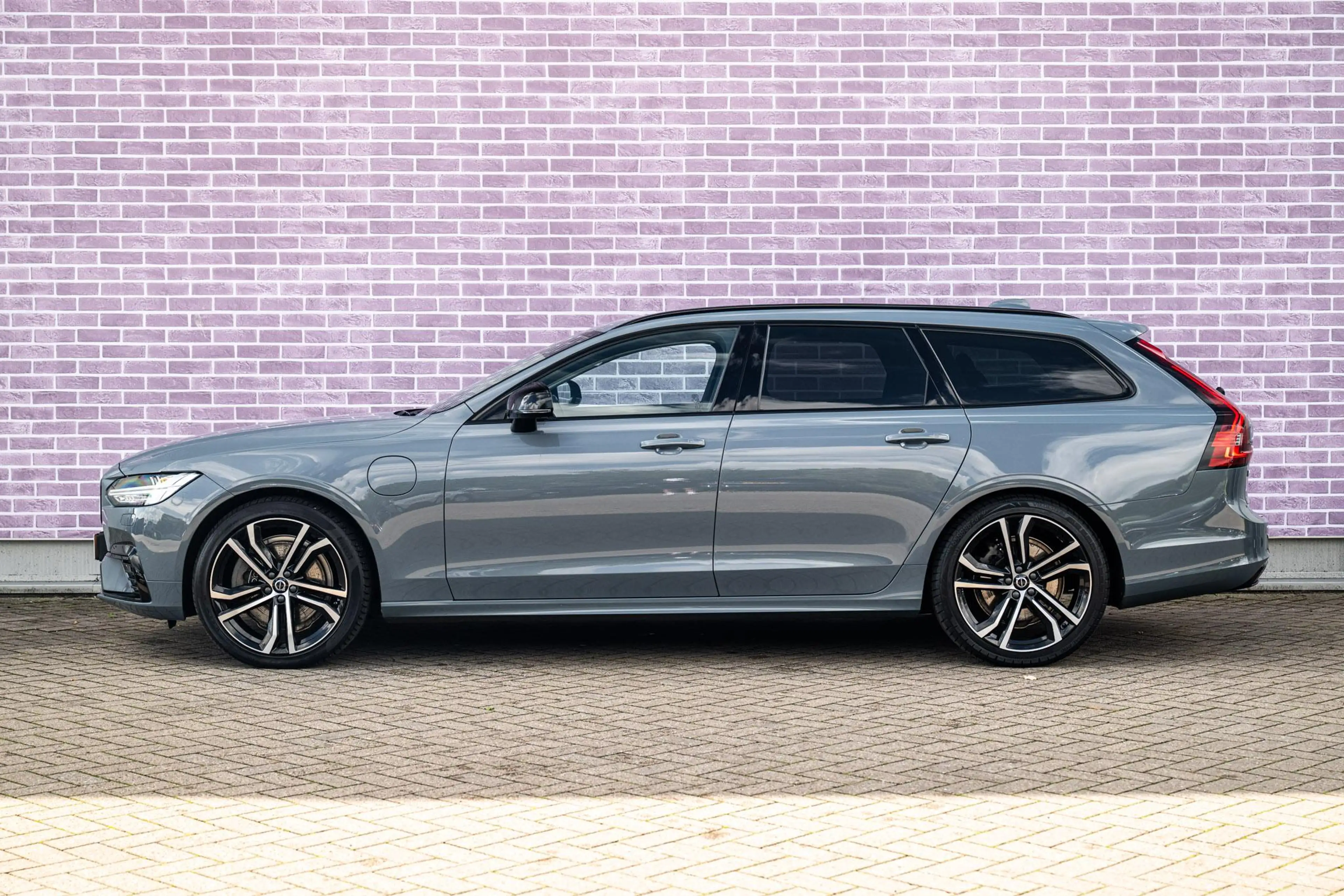 Volvo V90 2.0 T6 Plug-in hybrid AWD Plus Dark | Long Range | — photo 5
