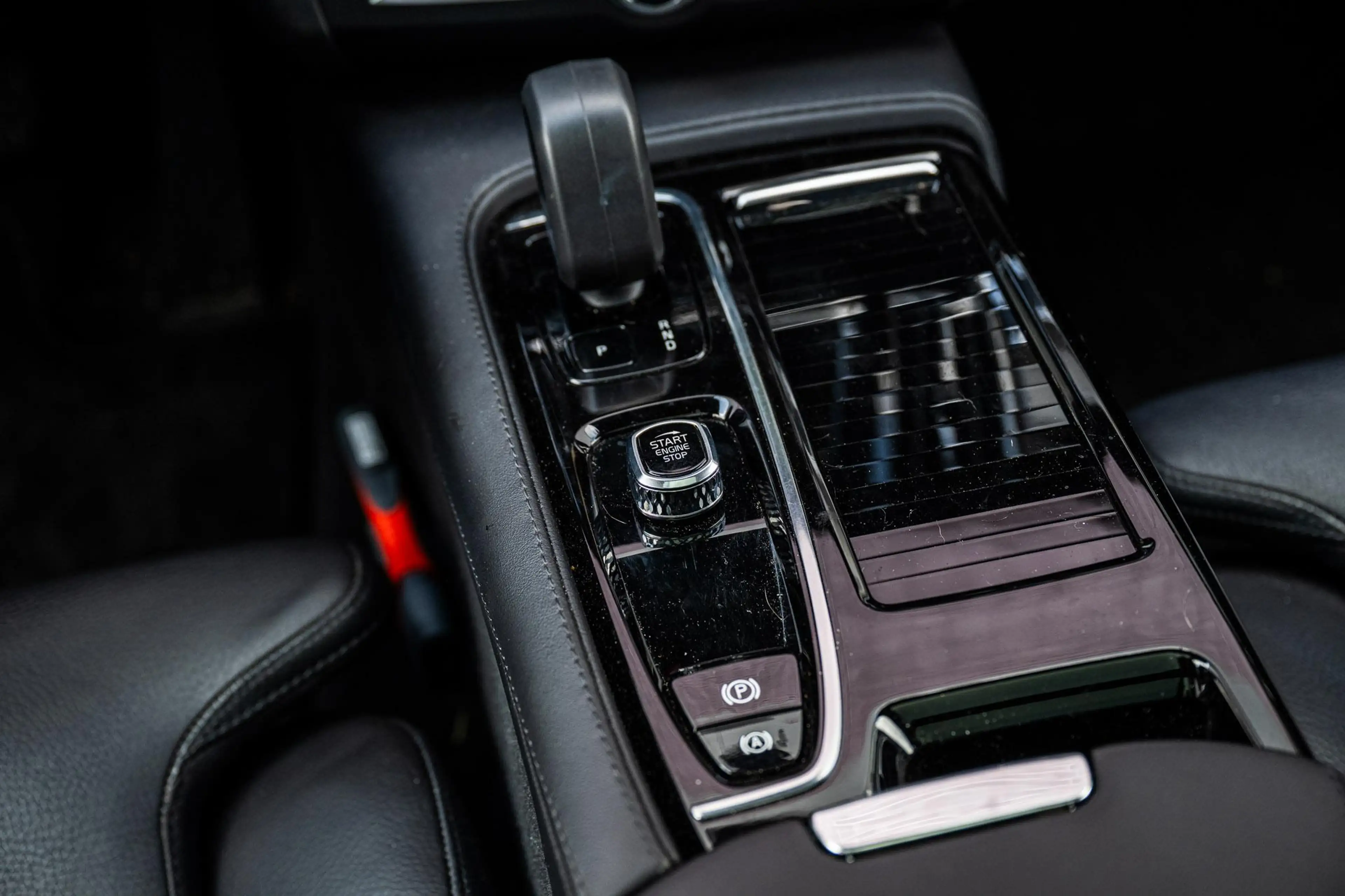 Volvo V90 2.0 T6 Plug-in hybrid AWD Plus Dark | Long Range | — photo 14