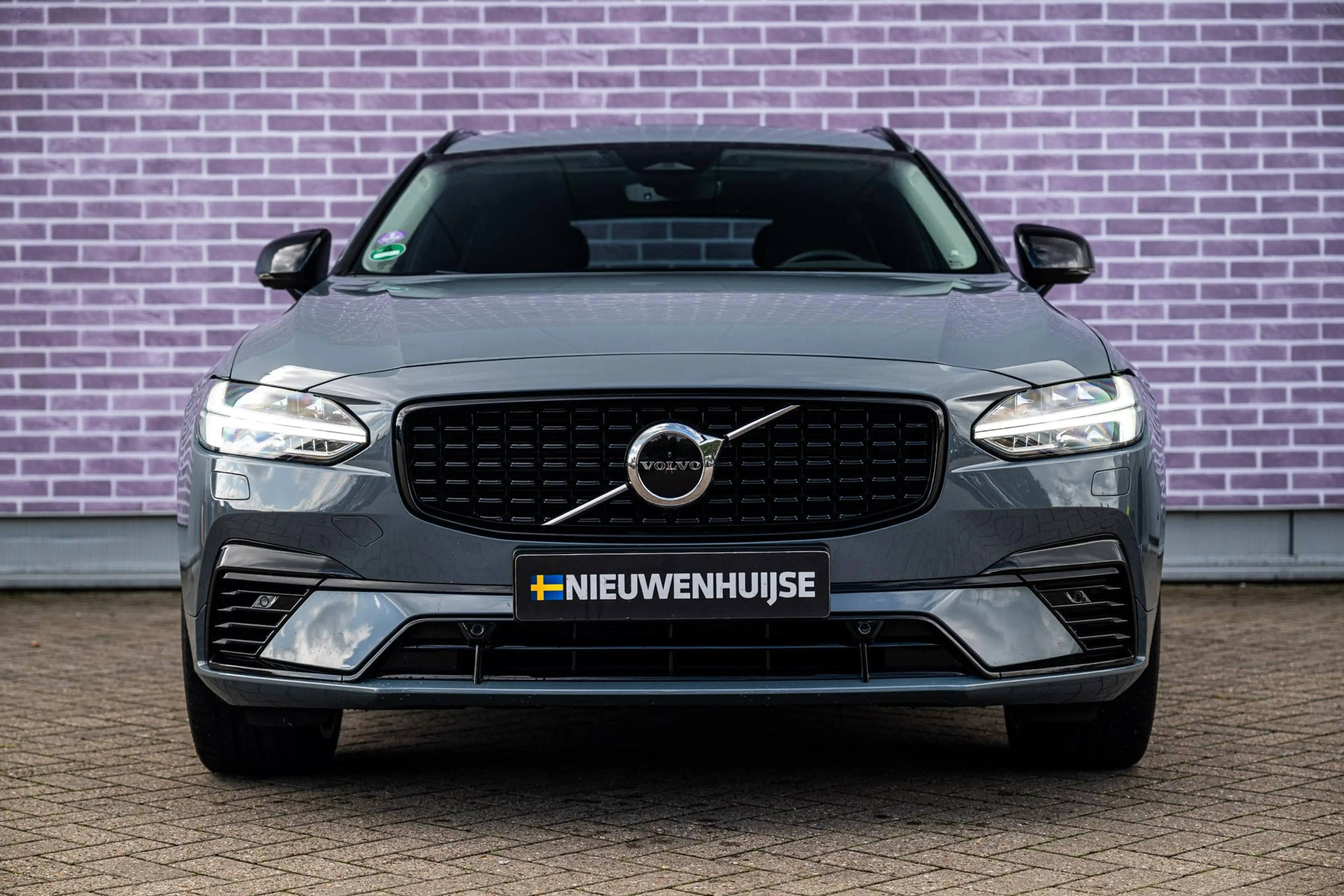 Volvo V90 2.0 T6 Plug-in hybrid AWD Plus Dark | Long Range | — photo 10