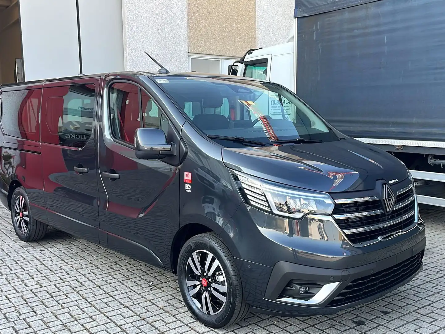 Renault Trafic Combi Van 9 Posti L2H1 Automatico 150CV E6 Grigio - 2