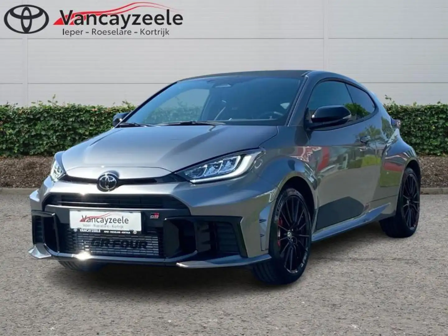 Toyota Yaris GR 1.6i MT+red interior accent Gris - 1