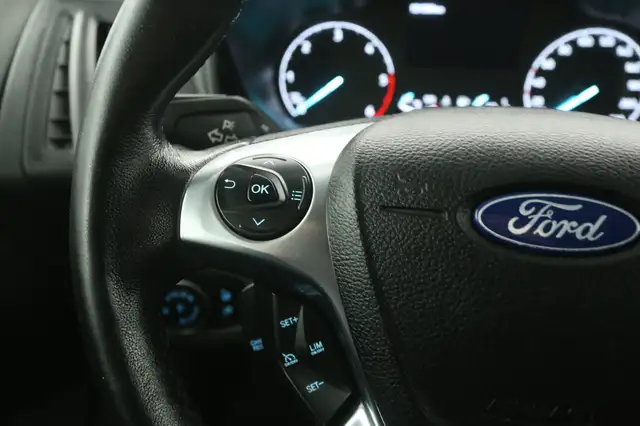 Ford Transit Connect view 15