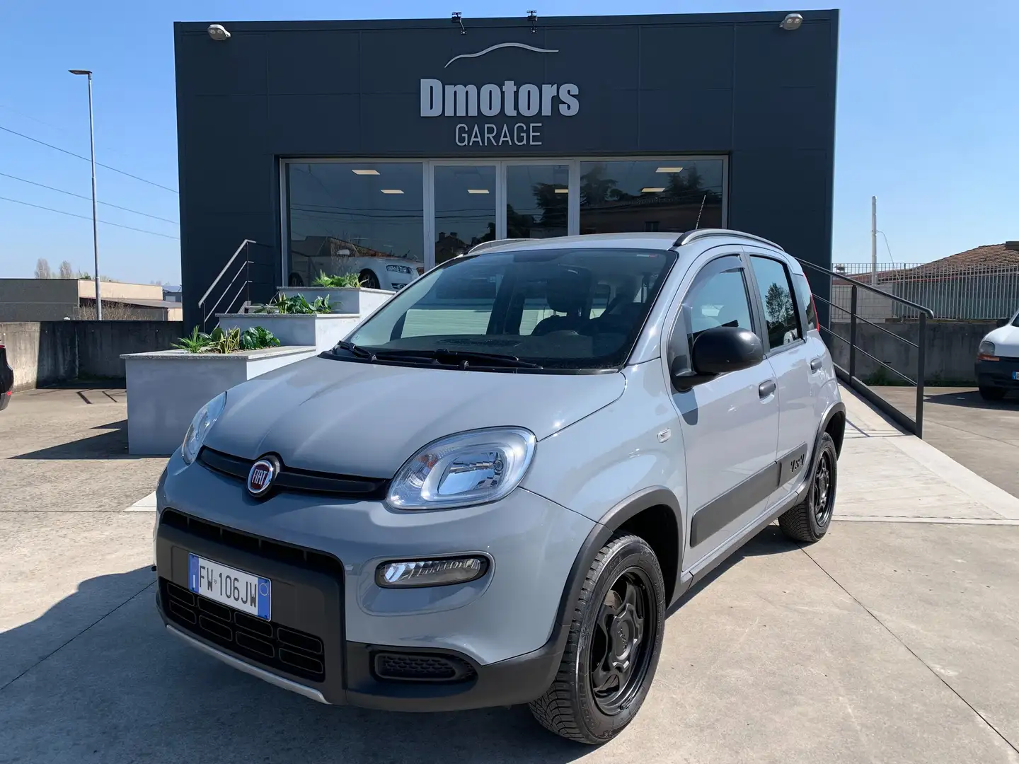 Fiat Panda 0.9 t.air t. 4x4 s -GPL- Gris - 1