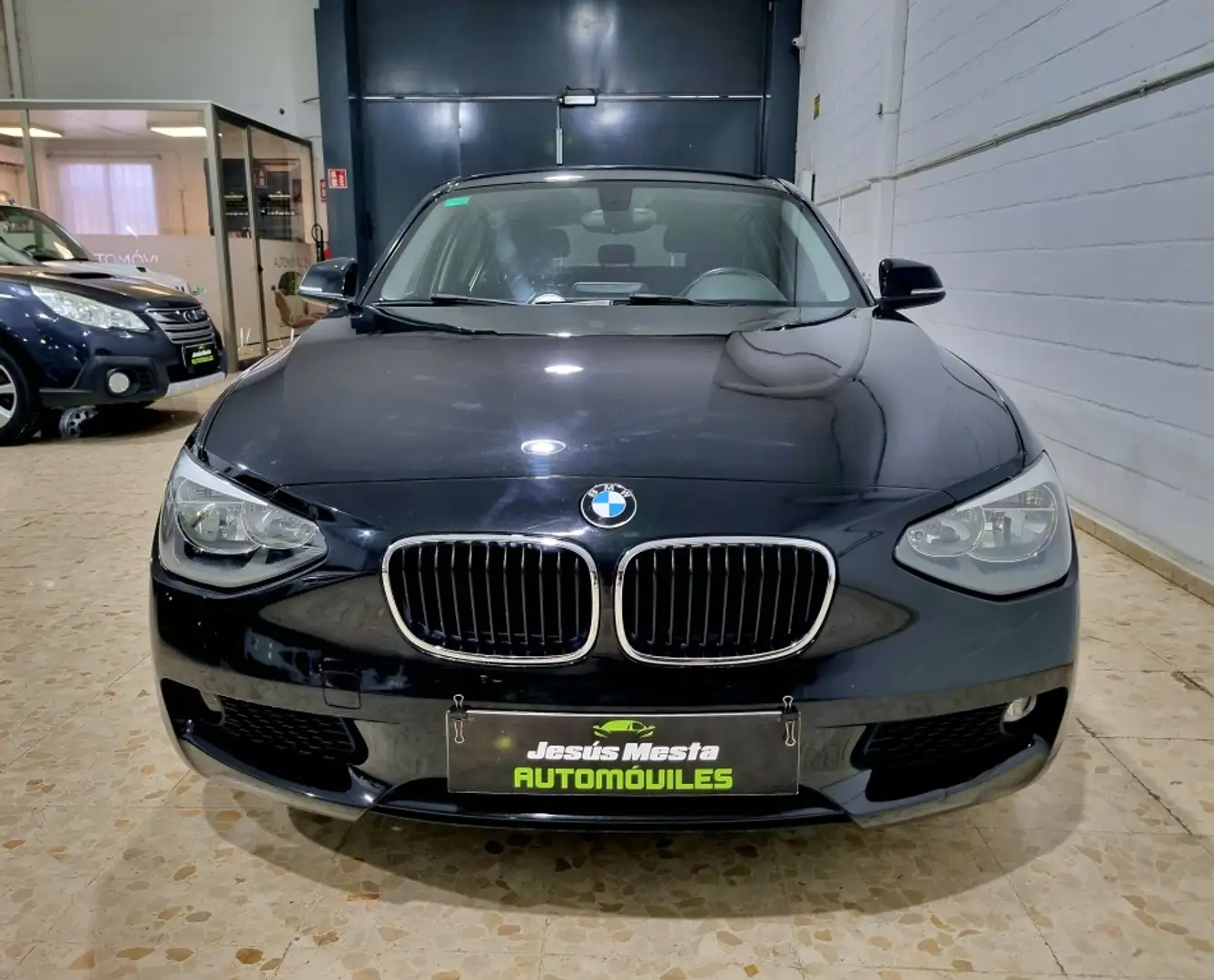 BMW 116 116d Efficient Dynamics Edition Schwarz - 2