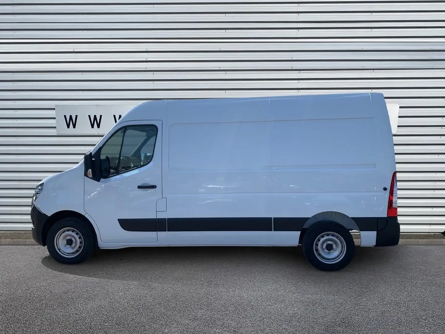 Nissan Interstar L2H2 2.3 dCi 150 Fourgon N-Connecta 3.5t Blanc - 2