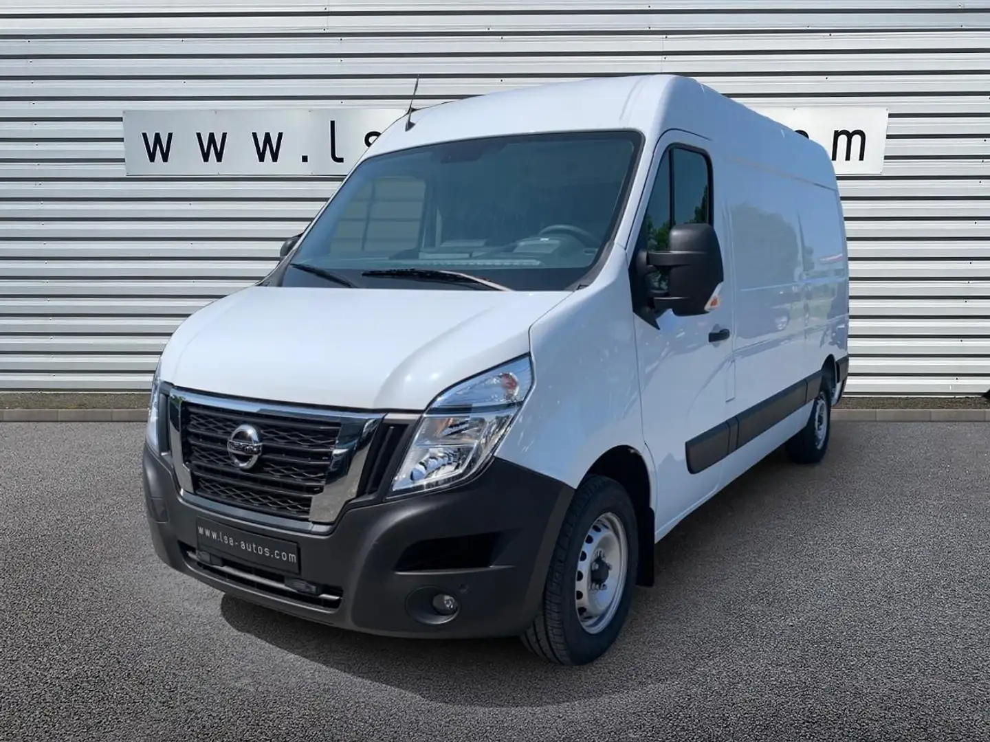 Nissan Interstar L2H2 2.3 dCi 150 Fourgon N-Connecta 3.5t Blanc - 1