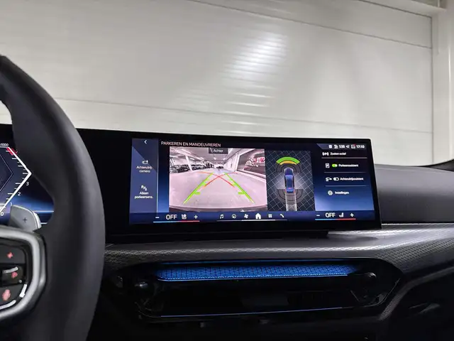BMW 4 Series view 14