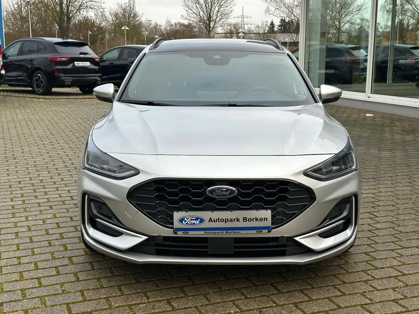 Ford Focus Turnier ST-Line X Head Pano B&O Winter Pak Silber - 2