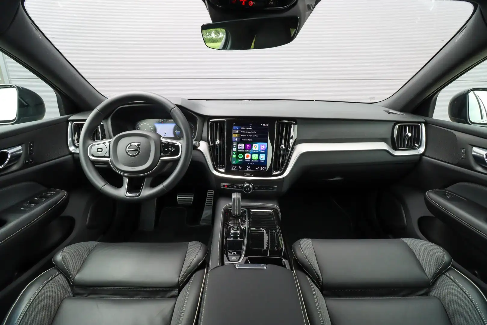 Volvo V60 T6 Plug-in hybrid AWD Plus Dark Long Range | PHEV Negro - 2