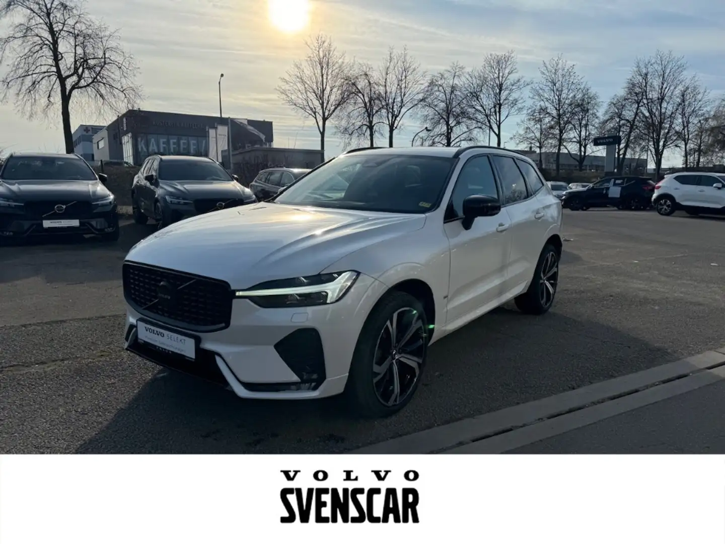 Volvo XC60 R Design AWD B5 Diesel EU6d StandHZG Navi Leder di Bianco - 1