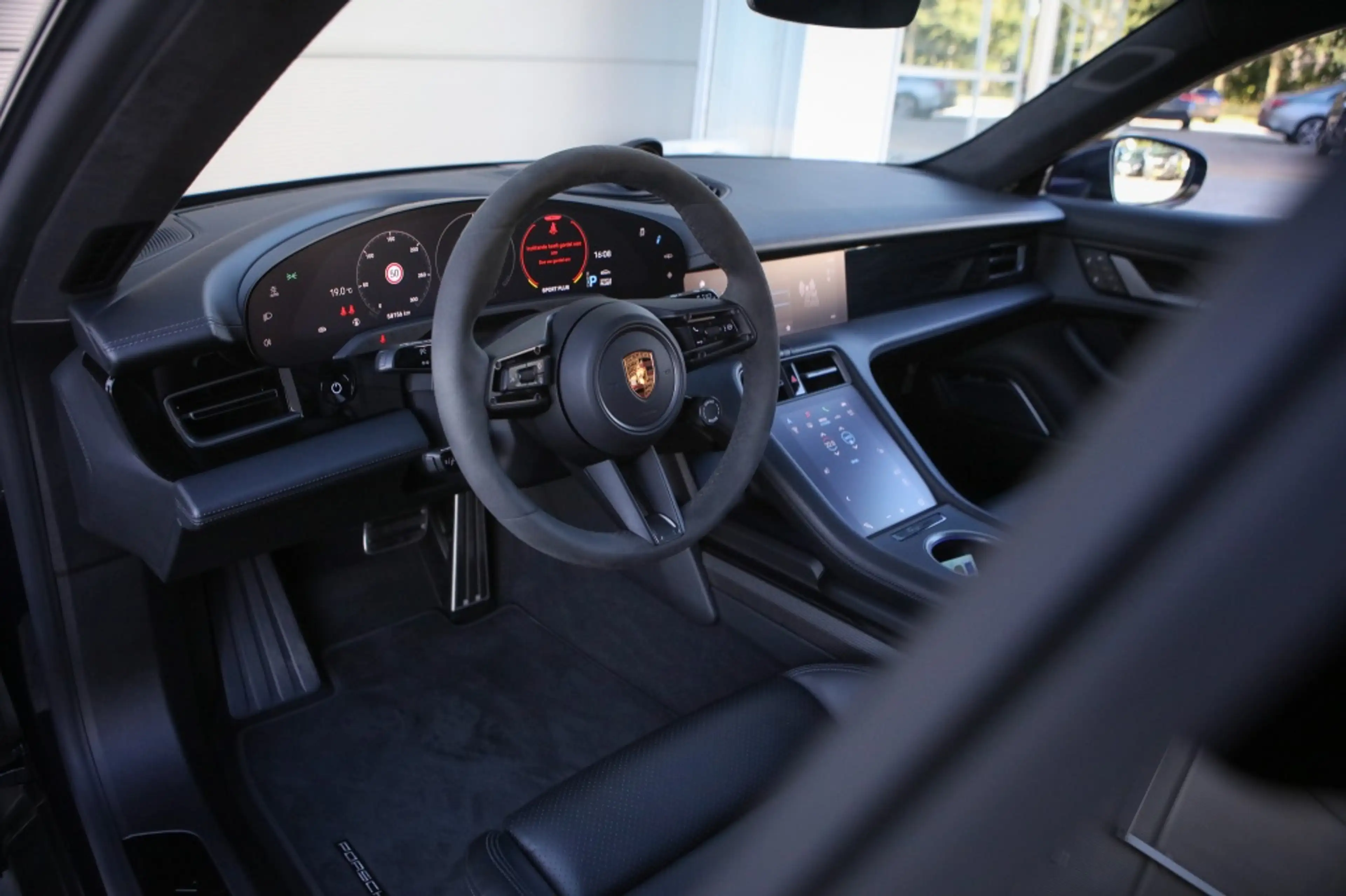 Porsche Taycan Sport Turismo GTS 93 kWh | Burmester | Carbon | Sp — photo 3