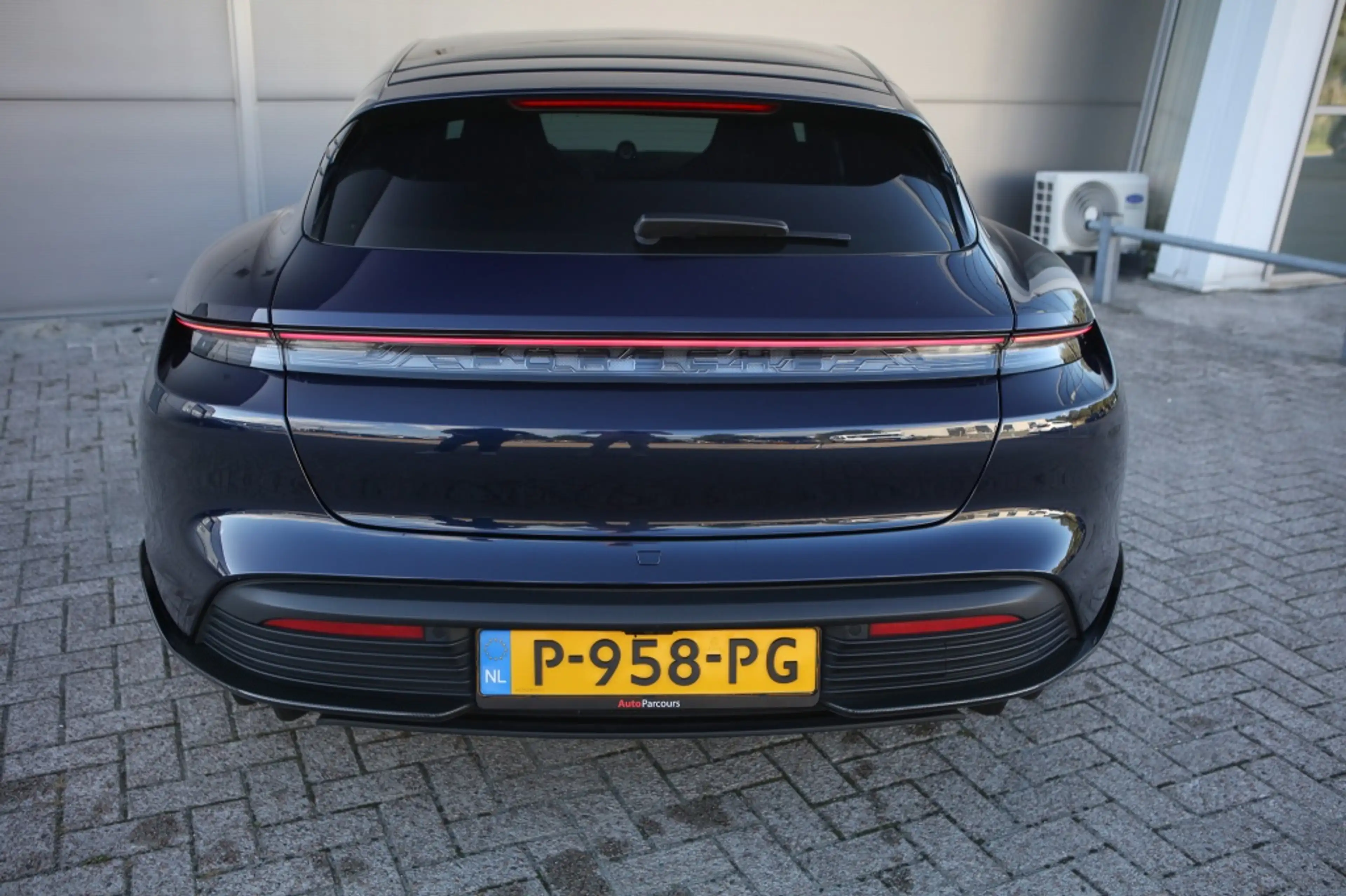 Porsche Taycan Sport Turismo GTS 93 kWh | Burmester | Carbon | Sp — photo 12