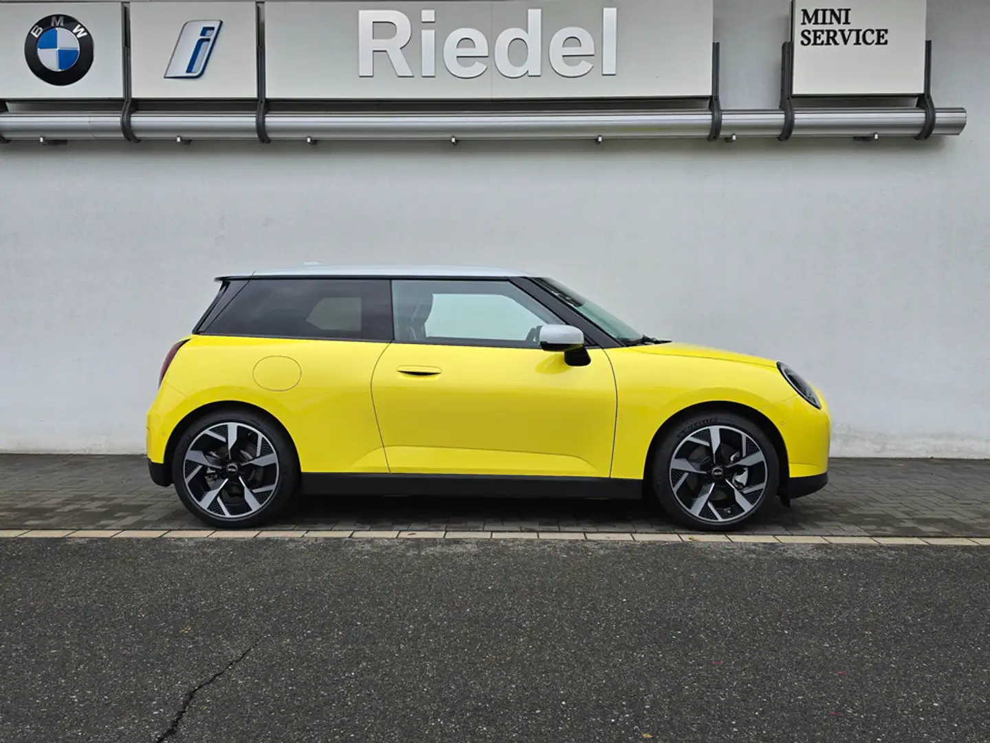 MINI Cooper COOPER Cooper SE Classic Pano XLPaket Head-Up Gelb - 2