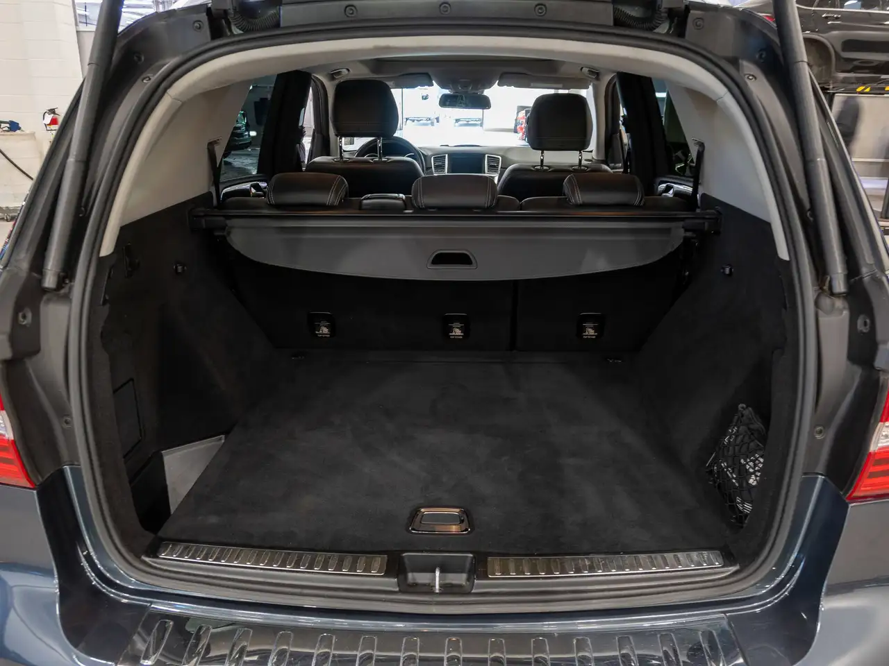 Mercedes-Benz M-Class снимка Mercedes-Benz M-Class