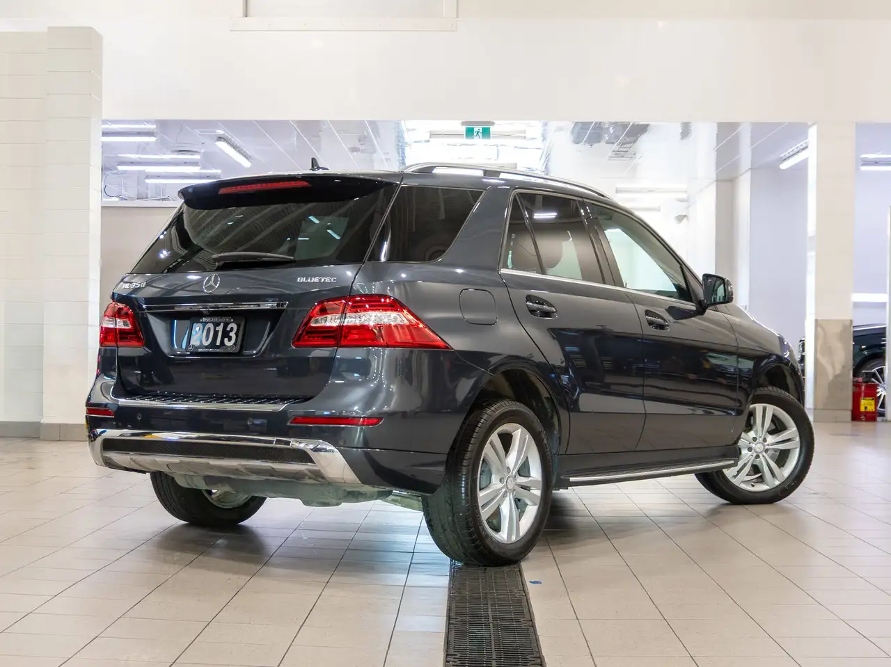 Mercedes-Benz M-Class снимка Mercedes-Benz M-Class
