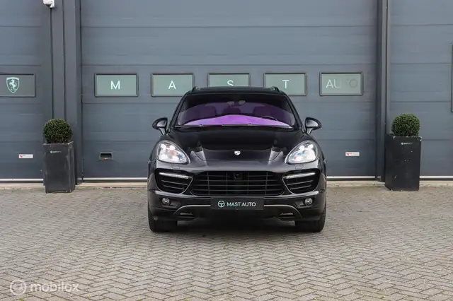 Porsche Cayenne view 2