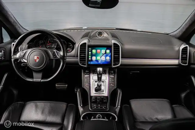 Porsche Cayenne view 3