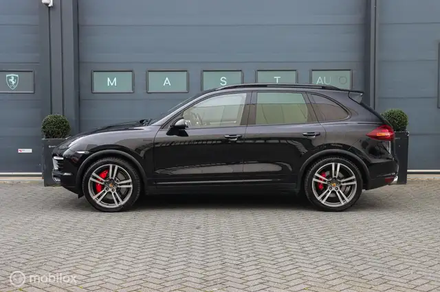 Porsche Cayenne view 14
