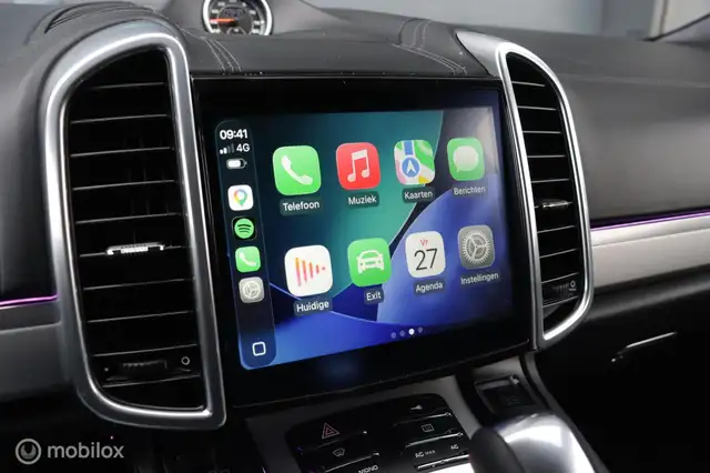 Porsche Cayenne view 15