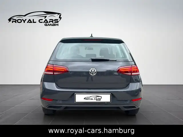 Volkswagen Golf view 5