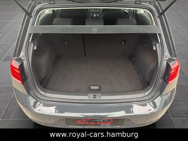 Volkswagen Golf view 8