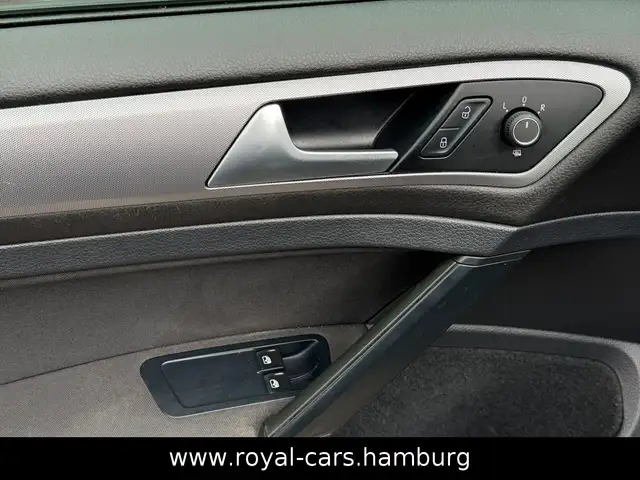 Volkswagen Golf view 22