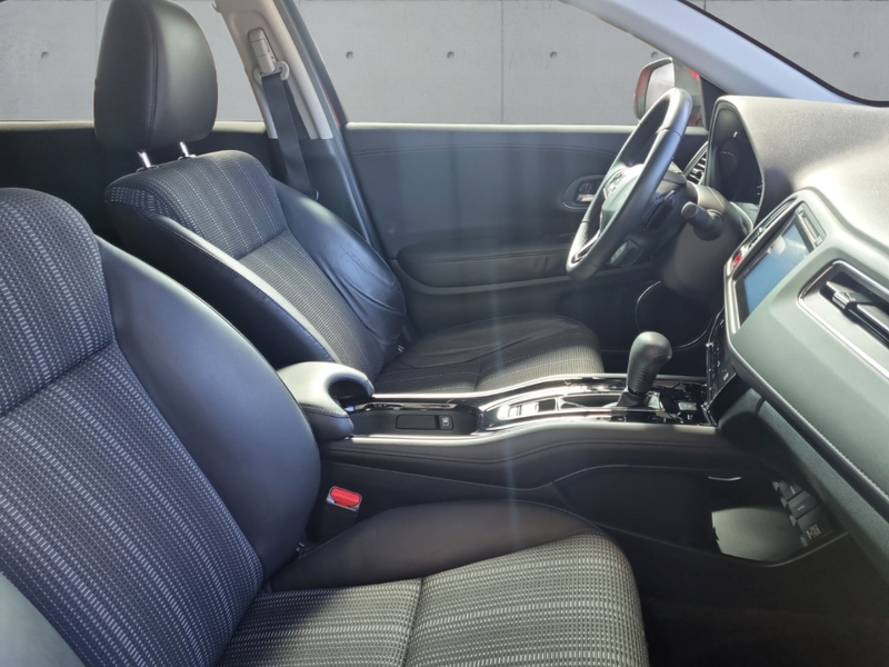 Honda HR-V 1.5 Executive El. PanoSchiebedach*NAV*LED*DAB*SD*S — photo 6