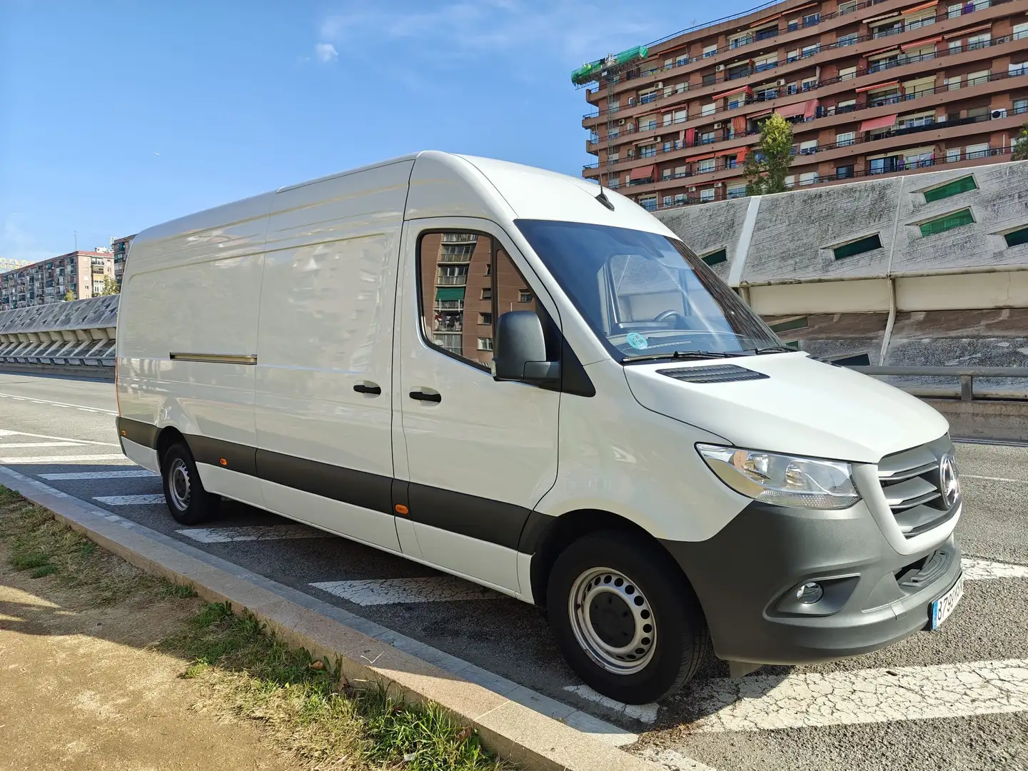 Mercedes-Benz Sprinter Furgón 311CDI Base Largo - 2
