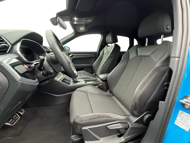Audi Q3 view 12