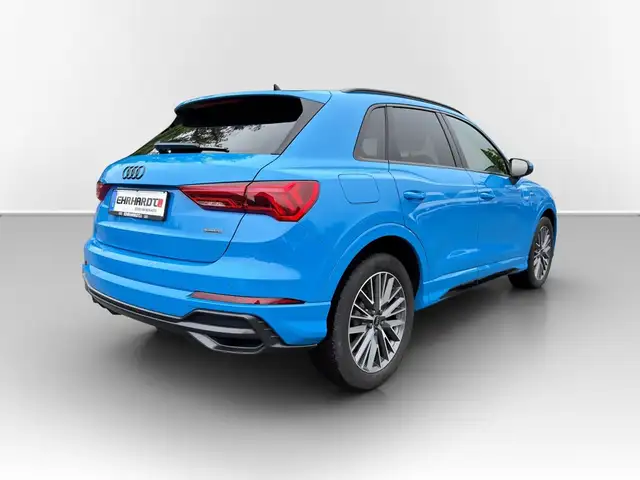 Audi Q3 view 6