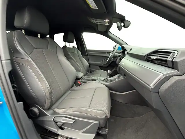 Audi Q3 view 11