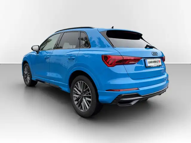 Audi Q3 view 9