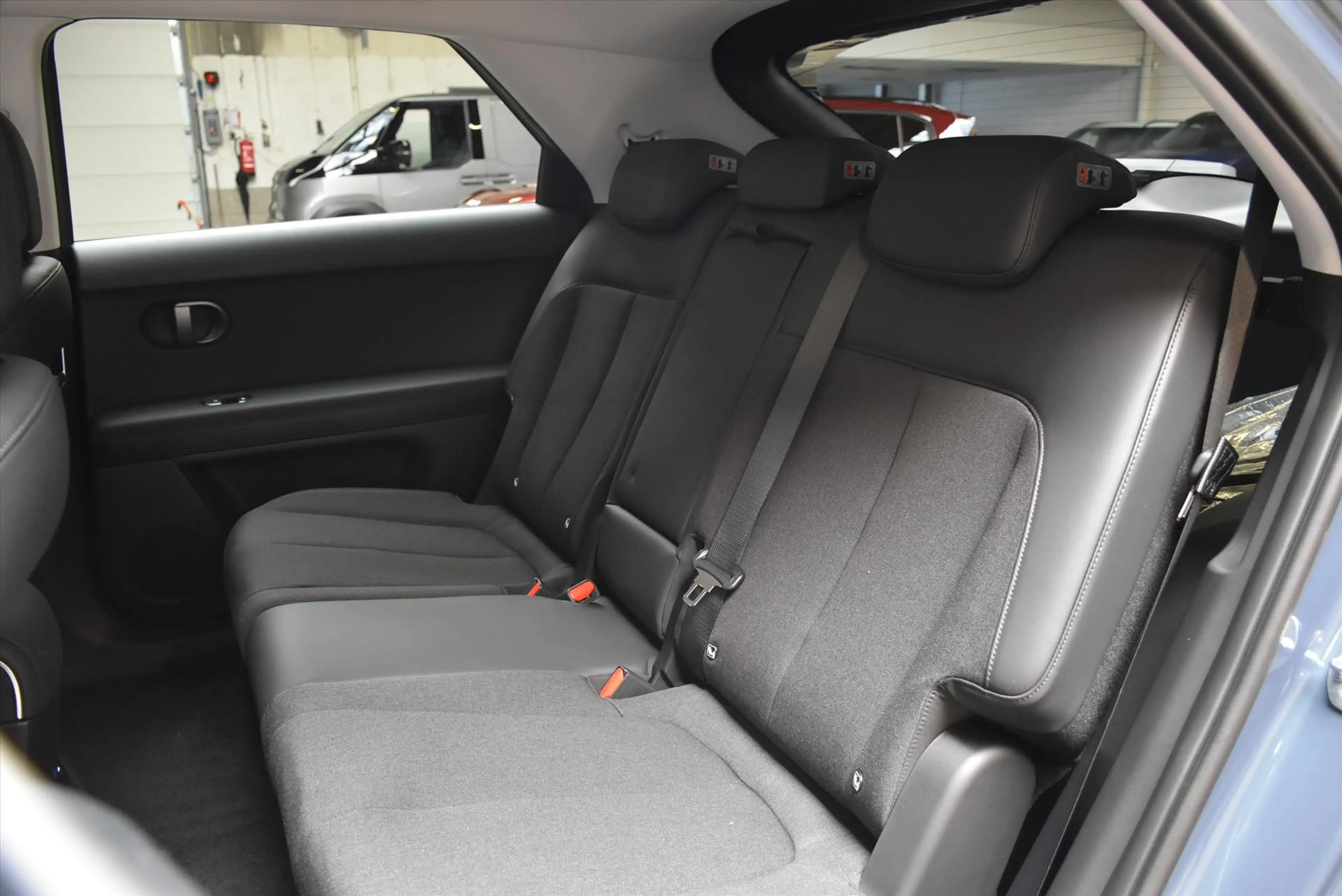 Hyundai IONIQ 5 84 kWh RWD Pure Edition || Voorraad Deal! — photo 23