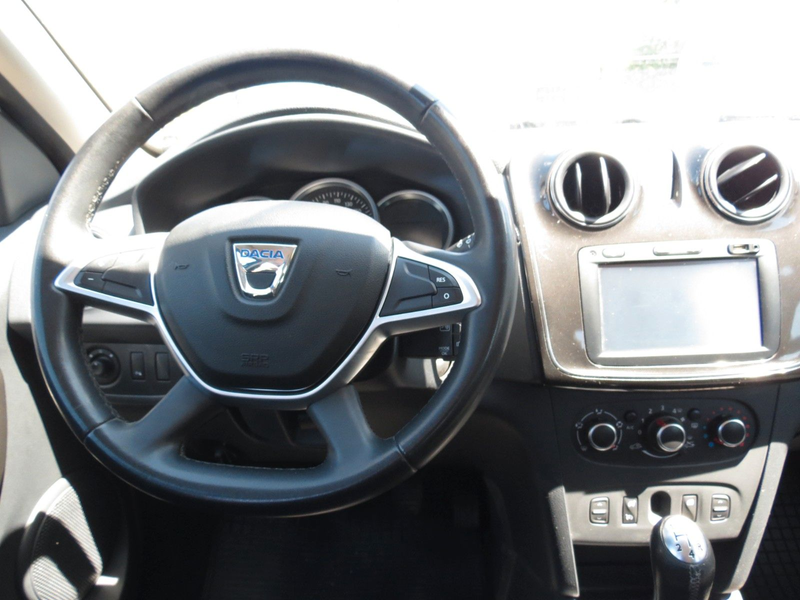 Dacia Sandero II Laureate *Navi, PDC, TÜV neu, TOP* — photo 10
