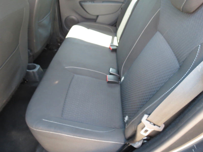 Dacia Sandero II Laureate *Navi, PDC, TÜV neu, TOP* — photo 13