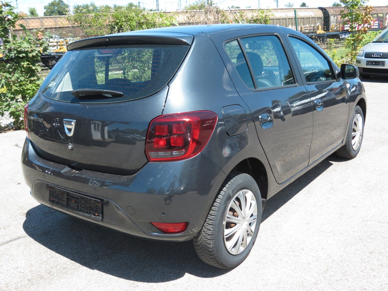 Dacia Sandero II Laureate *Navi, PDC, TÜV neu, TOP* — photo 6